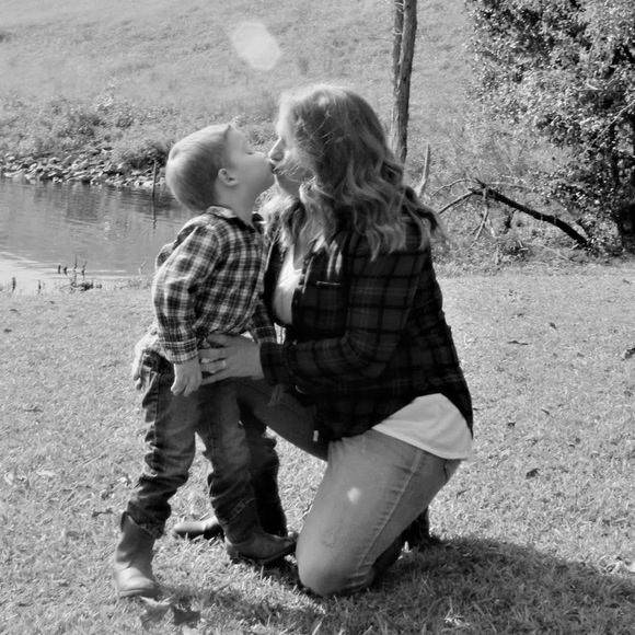 Meet your Posher, Krista - Picture 1 of 1